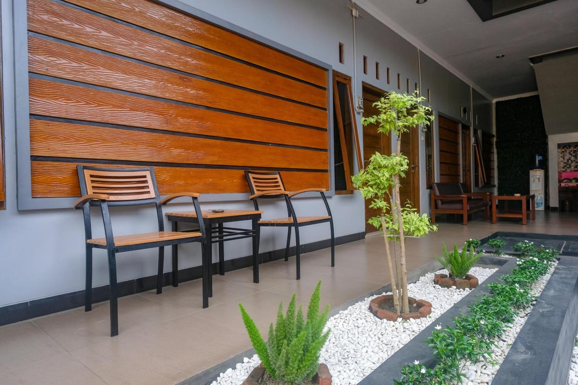 Al Abror Homestay Mandala Krida Mitra Reddoorz Yogyakarta Dış mekan fotoğraf