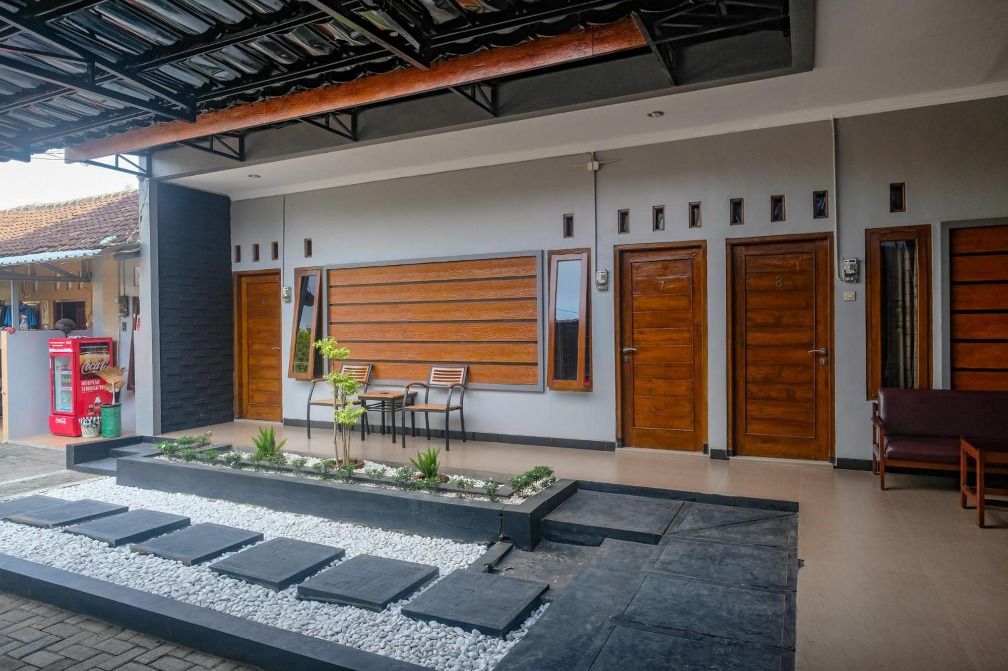 Al Abror Homestay Mandala Krida Mitra Reddoorz Yogyakarta Dış mekan fotoğraf